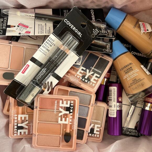 Lot 22 CoverGirl Face/Eyes/Lips Makeup Mixed Lots - Picture 2 of 16